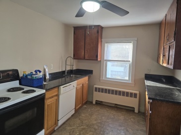 79 Wilson Ave, Framingham, Massachusetts, 2 Bedrooms Bedrooms, 4 Rooms Rooms,1 BathroomBathrooms,Residential Lease,For Rent,Wilson Ave,73538208
