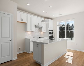 320 Martins Landing, North Reading, Massachusetts, 2 Bedrooms Bedrooms, 5 Rooms Rooms,2 BathroomsBathrooms,Residential,For Sale,Martins Landing,73537662