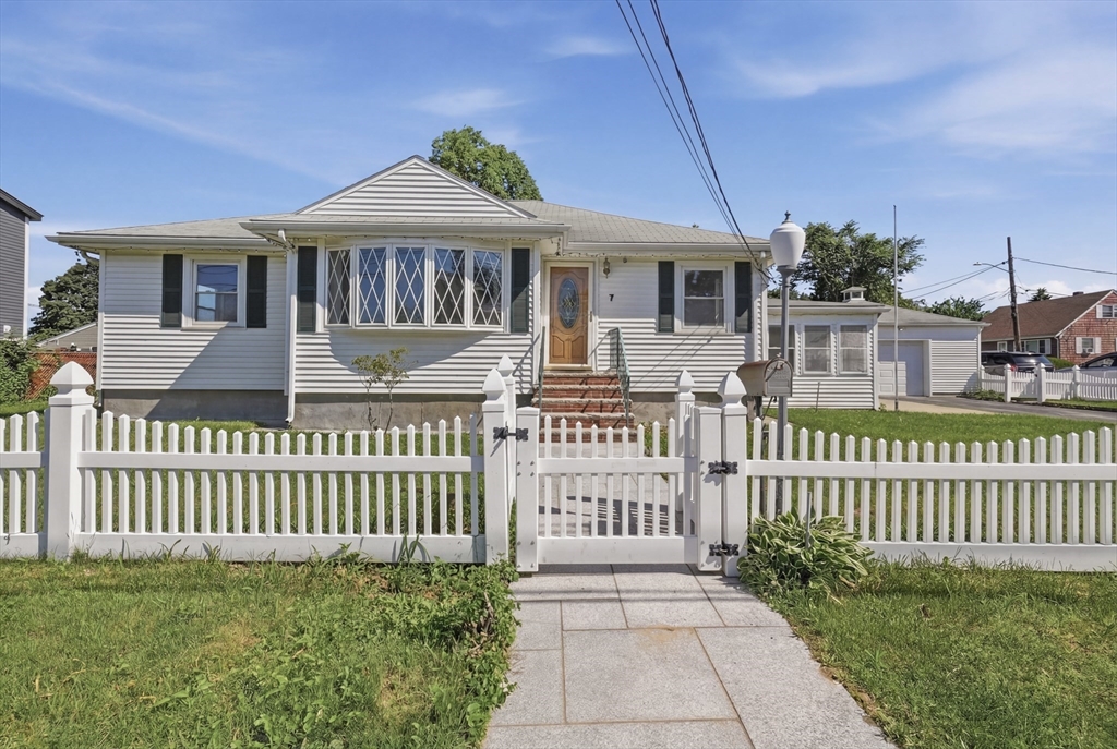 7 Dewey Avenue, Woburn, Massachusetts, 3 Bedrooms Bedrooms, 10 Rooms Rooms,2 BathroomsBathrooms,Residential,For Sale,Dewey Avenue,73538225