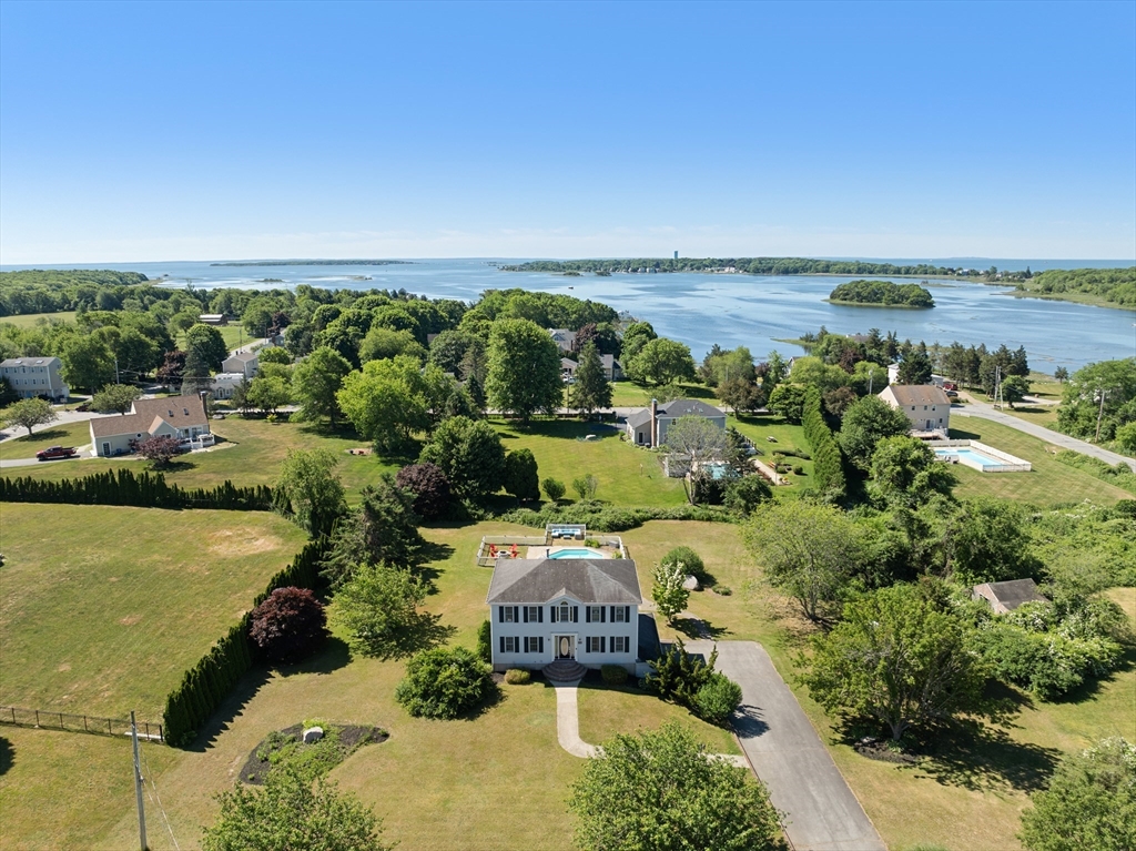 1 Mark Dr, Fairhaven, Massachusetts, 4 Bedrooms Bedrooms, 9 Rooms Rooms,3 BathroomsBathrooms,Residential,For Sale,Mark Dr,73538228
