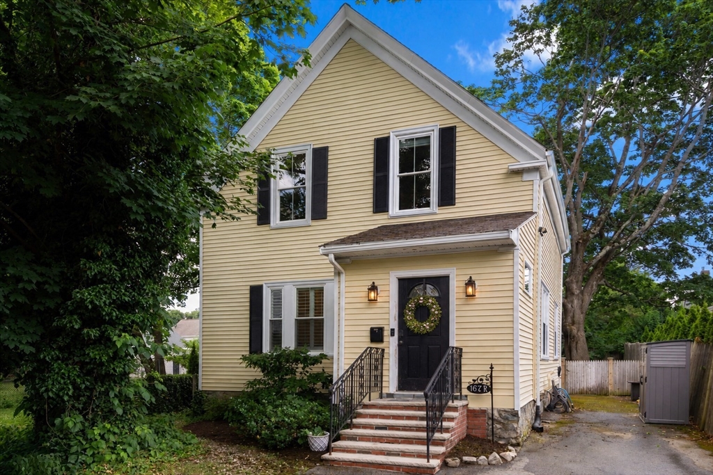 167-R Stratford Street, Boston, Massachusetts, 3 Bedrooms Bedrooms, 6 Rooms Rooms,1.5 BathroomsBathrooms,Residential,For Sale,Stratford Street,73538191