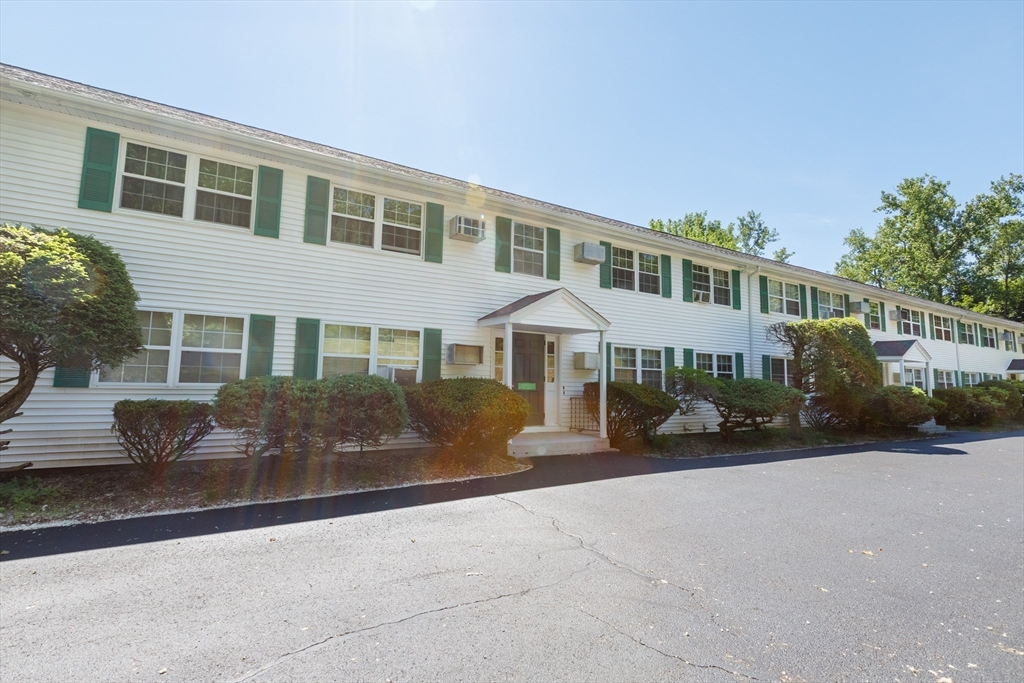 11 Wysocki Dr, Dudley, Massachusetts, 1 Bedroom Bedrooms, 3 Rooms Rooms,1 BathroomBathrooms,Residential,For Sale,Wysocki Dr,73538079
