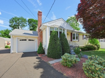 17 W Vanston Rd, Stoughton, Massachusetts, 3 Bedrooms Bedrooms, 8 Rooms Rooms,1.5 BathroomsBathrooms,Residential,For Sale,W Vanston Rd,73537698