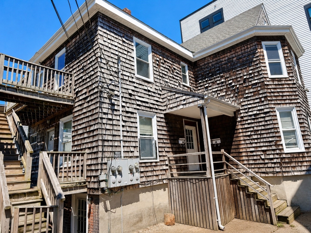 1509A North Shore Rd., Revere, Massachusetts, 6 Bedrooms Bedrooms, 13 Rooms Rooms,3 BathroomsBathrooms,Residential Income,For Sale,North Shore Rd.,73537652