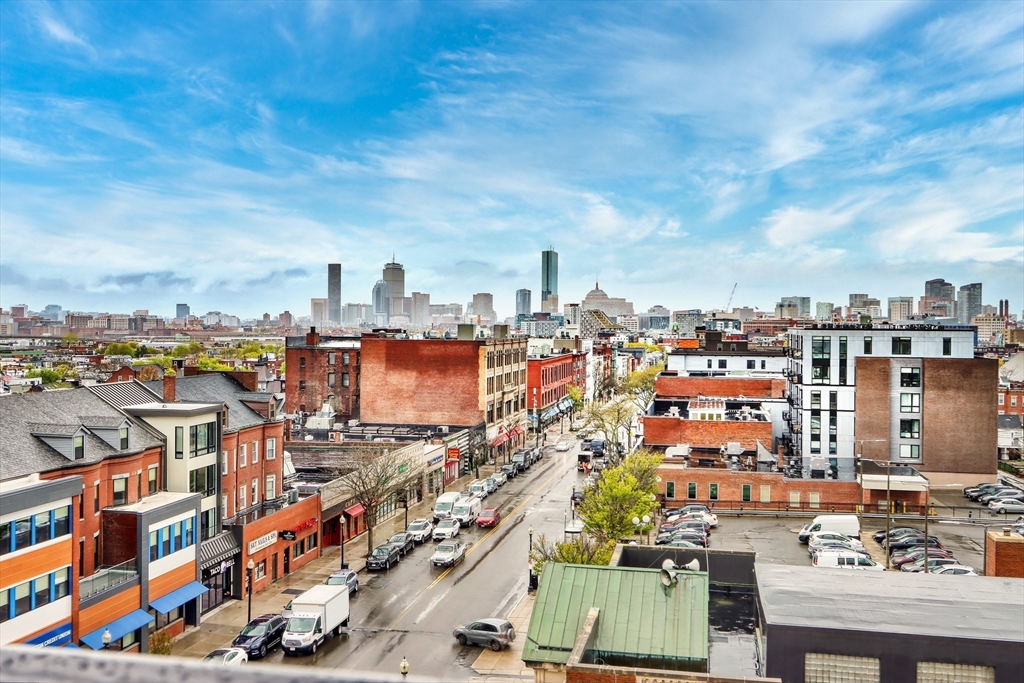 472 West Broadway, Boston, Massachusetts, 2 Bedrooms Bedrooms, 3 Rooms Rooms,2 BathroomsBathrooms,Residential,For Sale,West Broadway,73538030