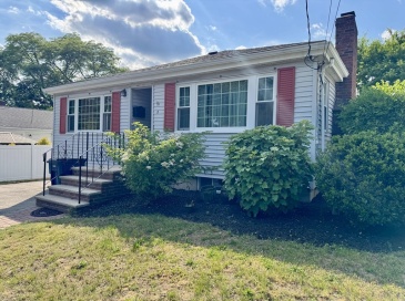 2 Furbush Rd, Boston, Massachusetts, 3 Bedrooms Bedrooms, 6 Rooms Rooms,2.5 BathroomsBathrooms,Residential Lease,For Rent,Furbush Rd,73538031