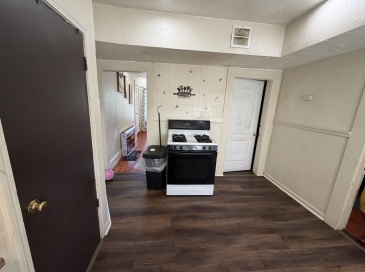 75 Intervale, Brockton, Massachusetts, 2 Bedrooms Bedrooms, 4 Rooms Rooms,1 BathroomBathrooms,Residential Lease,For Rent,Intervale,73537933