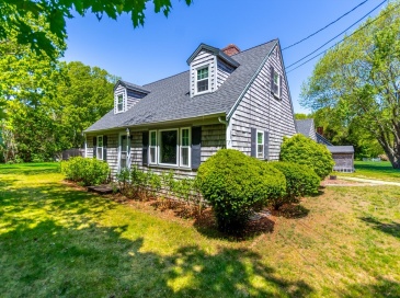 3 Yacht Club Rd, Barnstable, Massachusetts, 4 Bedrooms Bedrooms, 7 Rooms Rooms,1 BathroomBathrooms,Residential,For Sale,Yacht Club Rd,73534322 3 Yacht Club Rd, Barnstable, Massachusetts, 4 Bedrooms Bedrooms, 7 Rooms Rooms,1 BathroomBathrooms,Residential,For Sale,Yacht Club Rd,73534322