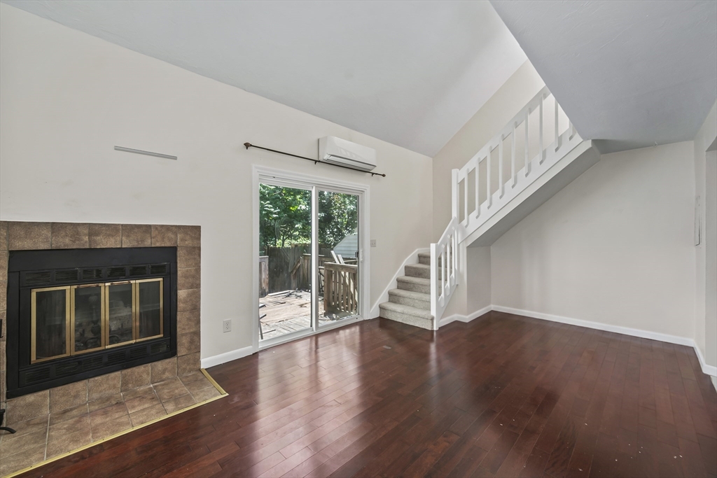 235 Lake St, Weymouth, Massachusetts, 3 Rooms Rooms,1 BathroomBathrooms,Residential,For Sale,Lake St,73537733