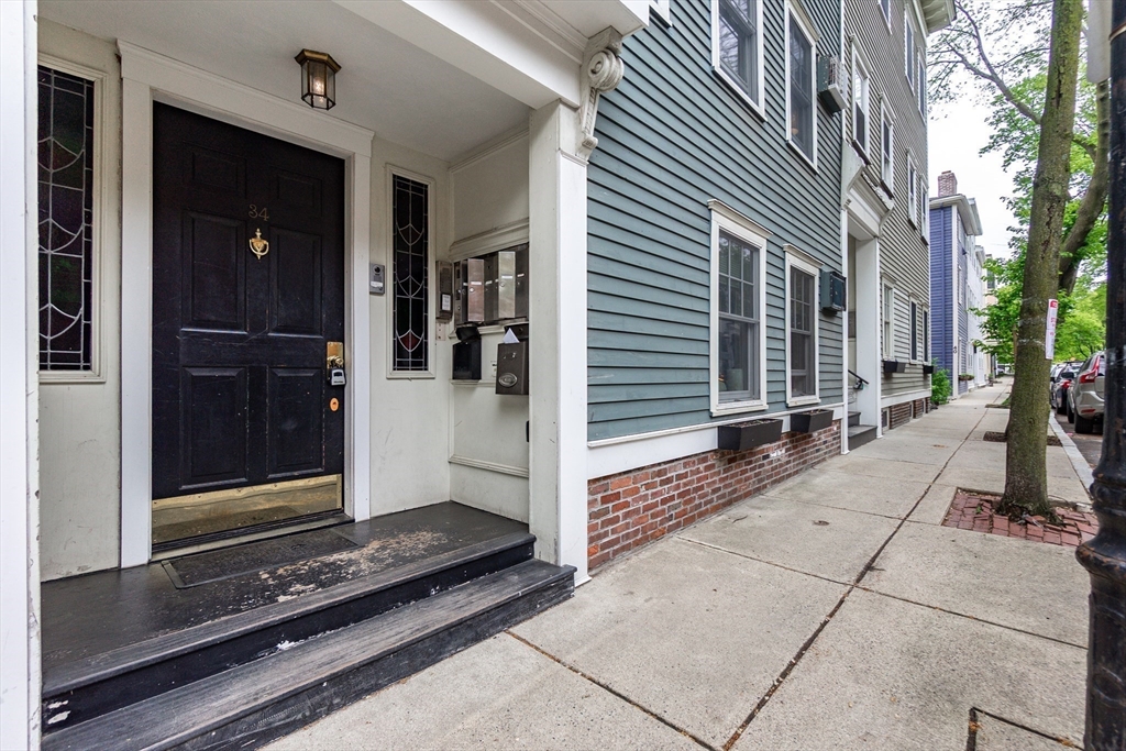 34 Washington St, Boston, Massachusetts, 1 Bedroom Bedrooms, 2 Rooms Rooms,1 BathroomBathrooms,Residential,For Sale,Washington St,73537647