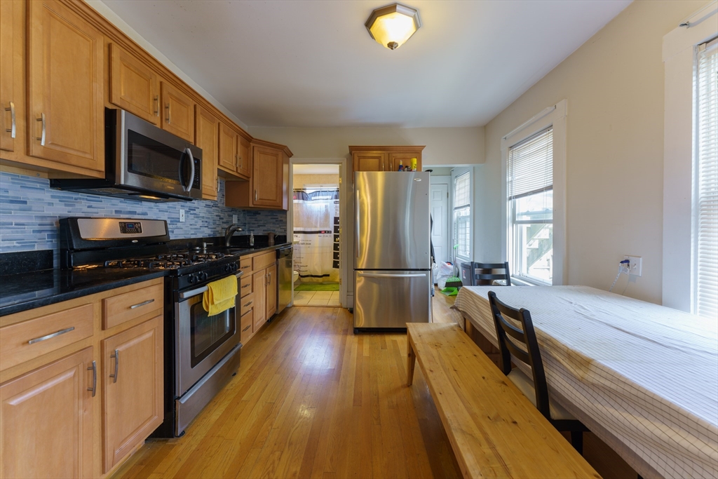 94 Cushing St, Waltham, Massachusetts, 3 Bedrooms Bedrooms, 5 Rooms Rooms,1 BathroomBathrooms,Residential Lease,For Rent,Cushing St,73537951