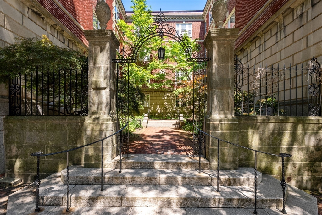 4 Washington Avenue, Cambridge, Massachusetts, 3 Rooms Rooms,1 BathroomBathrooms,Residential,For Sale,Washington Avenue,73537744
