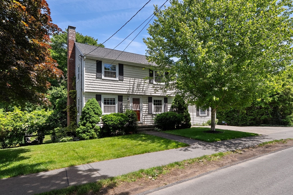 30 School Street, Milton, Massachusetts, 3 Bedrooms Bedrooms, 6 Rooms Rooms,2 BathroomsBathrooms,Residential,For Sale,School Street,73537745