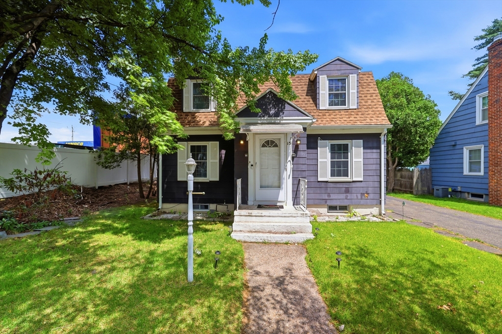 15 Lucerne Road, Springfield, Massachusetts, 2 Bedrooms Bedrooms, 5 Rooms Rooms,1.5 BathroomsBathrooms,Residential,For Sale,Lucerne Road,73538063