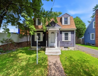 15 Lucerne Road, Springfield, Massachusetts, 2 Bedrooms Bedrooms, 5 Rooms Rooms,1.5 BathroomsBathrooms,Residential,For Sale,Lucerne Road,73538063