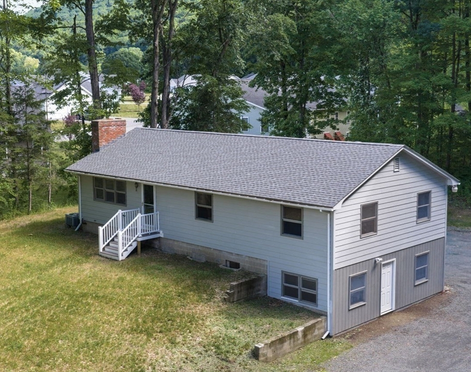 89 Sugarloaf St, Deerfield, Massachusetts, 3 Bedrooms Bedrooms, 9 Rooms Rooms,2 BathroomsBathrooms,Residential,For Sale,Sugarloaf St,73537649