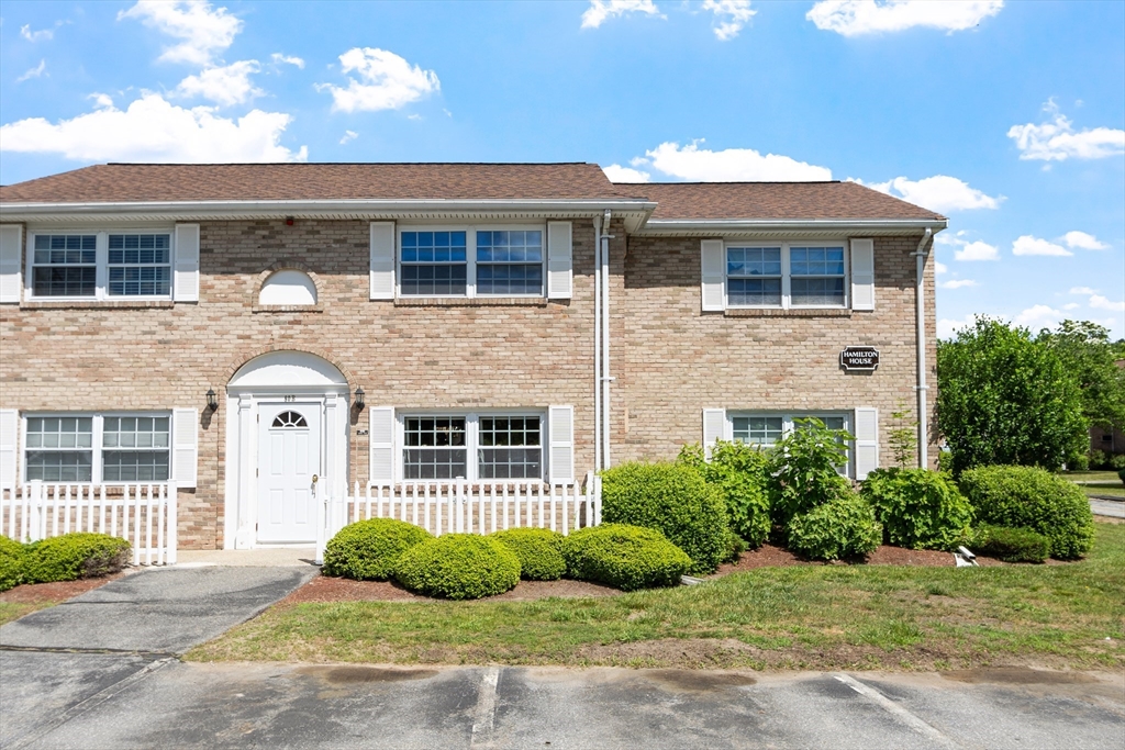 80 Washington Park Dr, Andover, Massachusetts, 2 Bedrooms Bedrooms, 4 Rooms Rooms,1 BathroomBathrooms,Residential,For Sale,Washington Park Dr,73538071