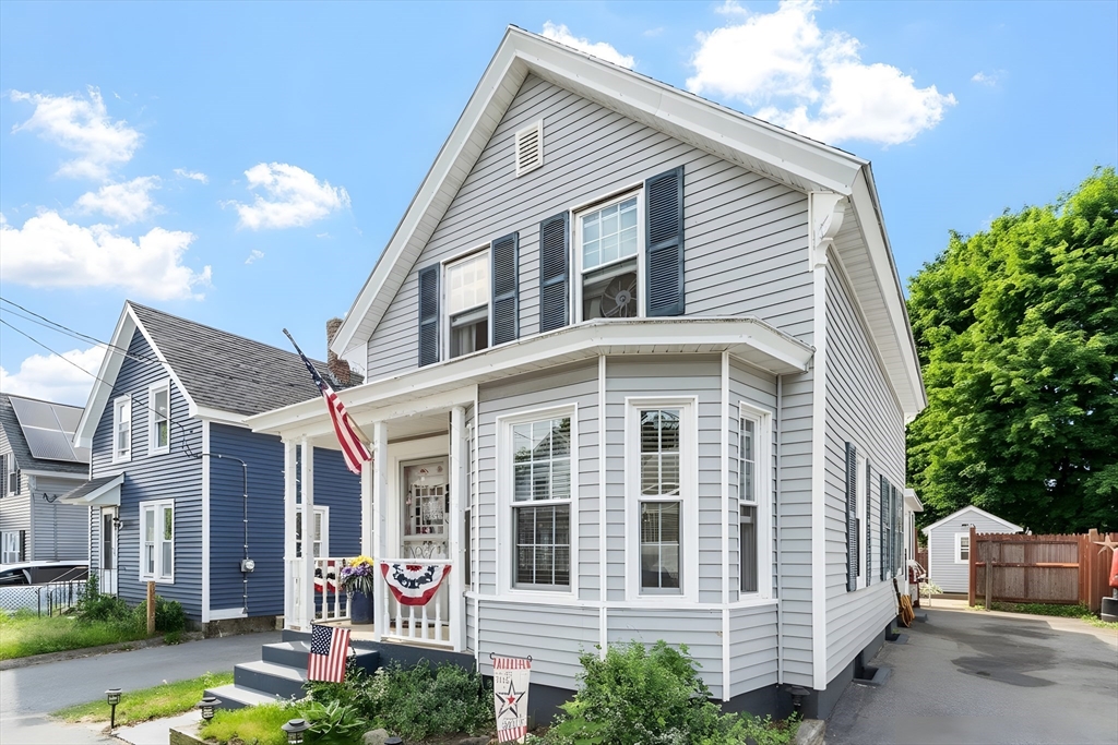 53 Corbett St, Lowell, Massachusetts, 3 Bedrooms Bedrooms, 7 Rooms Rooms,1 BathroomBathrooms,Residential,For Sale,Corbett St,73538072