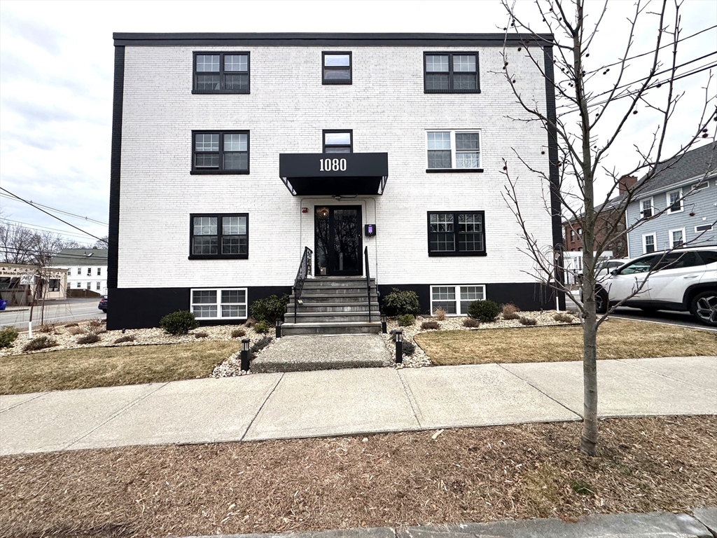 1080 Mass Ave, Arlington, Massachusetts, 1 Room Rooms,1 BathroomBathrooms,Residential Lease,For Rent,Mass Ave,73537975