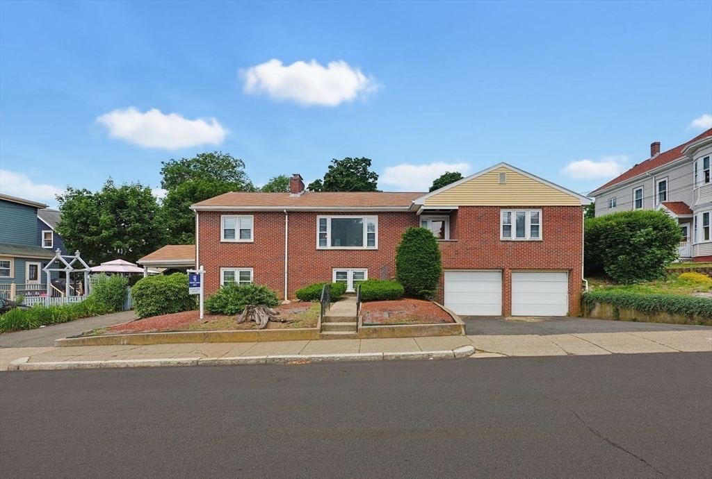 18-20 Fairview Steet, Winthrop, Massachusetts, 5 Bedrooms Bedrooms, 12 Rooms Rooms,3 BathroomsBathrooms,Residential Income,For Sale,Fairview Steet,73537768