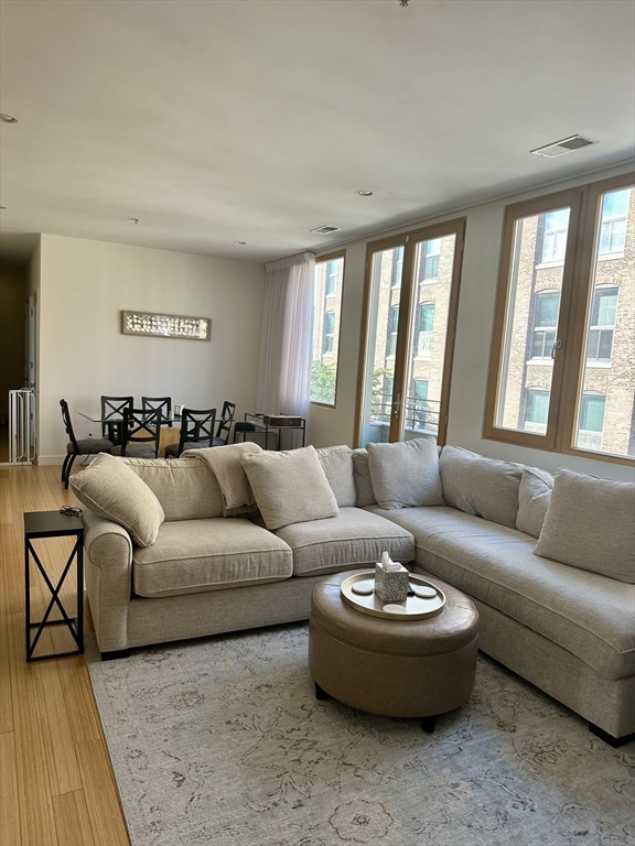 321 West 2nd Street, Boston, Massachusetts, 2 Bedrooms Bedrooms, 5 Rooms Rooms,2 BathroomsBathrooms,Residential Lease,For Rent,West 2nd Street,73538094