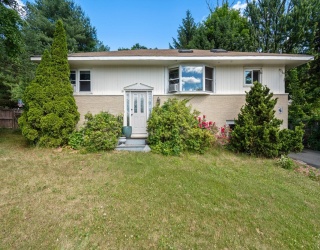 10 Hopkinton Rd, Upton, Massachusetts, 2 Bedrooms Bedrooms, 9 Rooms Rooms,2 BathroomsBathrooms,Residential,For Sale,Hopkinton Rd,73538093