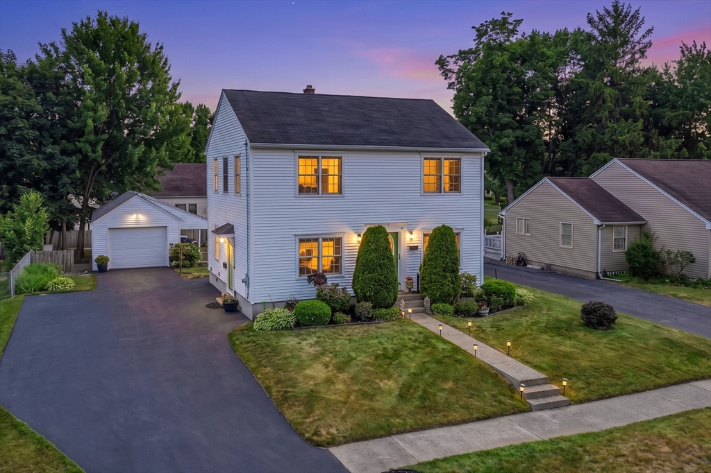 51 Barrington Rd, Longmeadow, Massachusetts, 4 Bedrooms Bedrooms, 6 Rooms Rooms,2 BathroomsBathrooms,Residential,For Sale,Barrington Rd,73538078