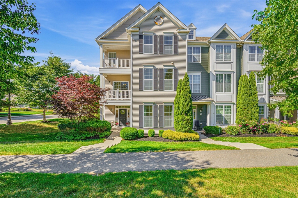 26 Corning Fairbanks Way, Westborough, Massachusetts, 3 Bedrooms Bedrooms, 7 Rooms Rooms,3 BathroomsBathrooms,Residential,For Sale,Corning Fairbanks Way,73536391