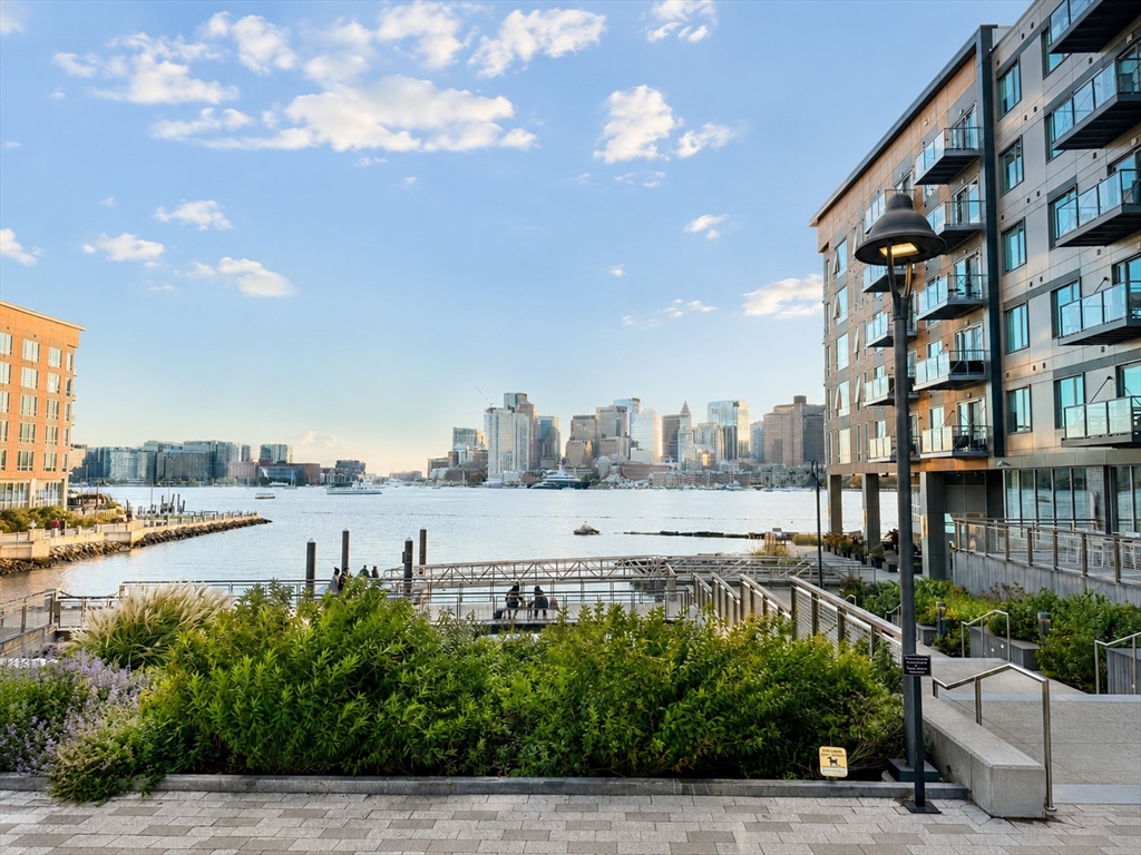 65 Lewis St, Boston, Massachusetts, 1 Bedroom Bedrooms, 3 Rooms Rooms,1 BathroomBathrooms,Residential,For Sale,Lewis St,73537986