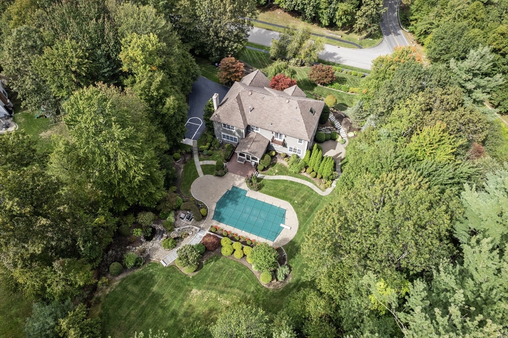 253 Cranbrook Dr, Holden, Massachusetts, 5 Bedrooms Bedrooms, 14 Rooms Rooms,3.5 BathroomsBathrooms,Residential,For Sale,Cranbrook Dr,73537316