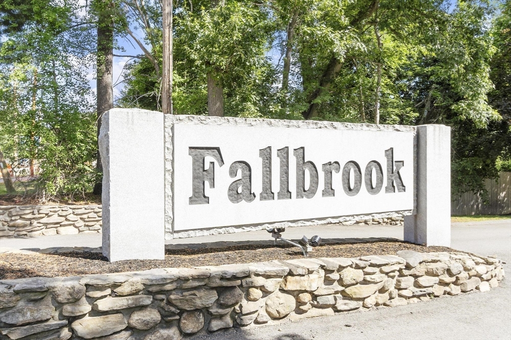 37 Meadow Pond Dr, Leominster, Massachusetts, 2 Bedrooms Bedrooms, 5 Rooms Rooms,1.5 BathroomsBathrooms,Residential,For Sale,Meadow Pond Dr,73538273