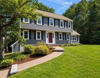 17 Hammer Hook Dr, Hanover, Massachusetts, 4 Bedrooms Bedrooms, 8 Rooms Rooms,2.5 BathroomsBathrooms,Residential,For Sale,Hammer Hook Dr,73538282