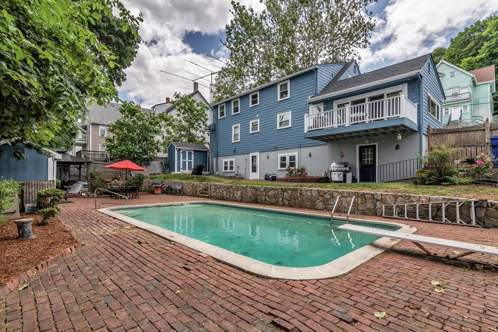 67 Cook Avenue, Chelsea, Massachusetts, 3 Bedrooms Bedrooms, 8 Rooms Rooms,2 BathroomsBathrooms,Residential,For Sale,Cook Avenue,73538069