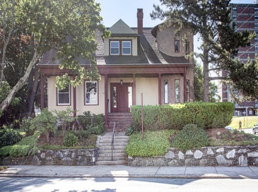 1231 Robeson St, Fall River, Massachusetts, 5 Bedrooms Bedrooms, 10 Rooms Rooms,1.5 BathroomsBathrooms,Residential,For Sale,Robeson St,73462057