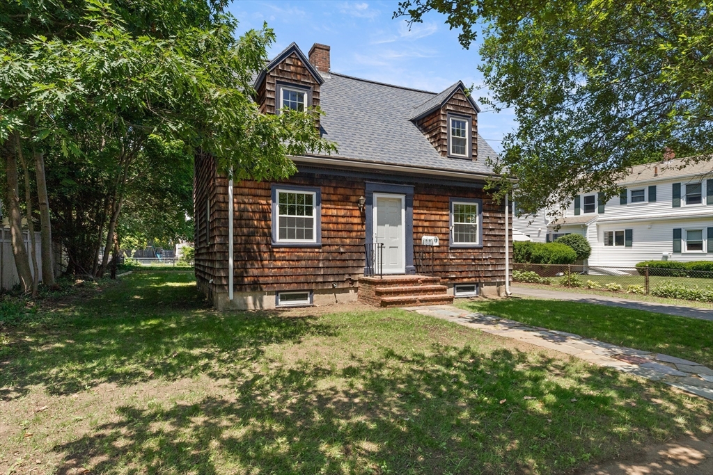10 Pearl Street Ext., Beverly, Massachusetts, 2 Bedrooms Bedrooms, 6 Rooms Rooms,1 BathroomBathrooms,Residential,For Sale,Pearl Street Ext.,73538211