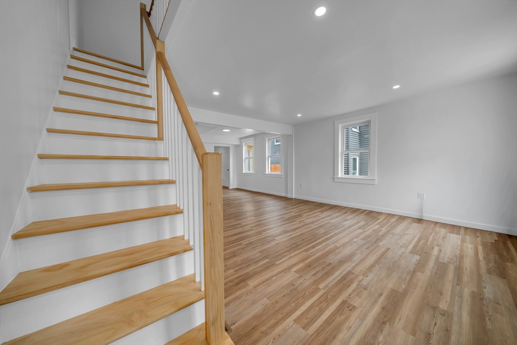 19 Oliver Street, Lowell, Massachusetts, 3 Bedrooms Bedrooms, 9 Rooms Rooms,2 BathroomsBathrooms,Residential Lease,For Rent,Oliver Street,73538307