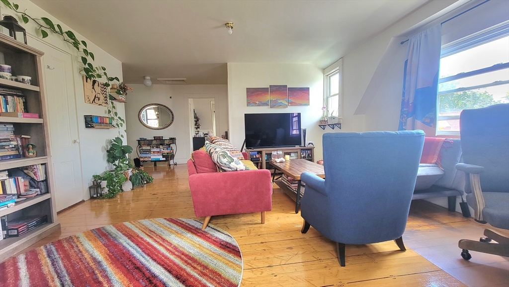 45 Auburn Street, Brookline, Massachusetts, 2 Bedrooms Bedrooms, 4 Rooms Rooms,1 BathroomBathrooms,Residential Lease,For Rent,Auburn Street,73538311