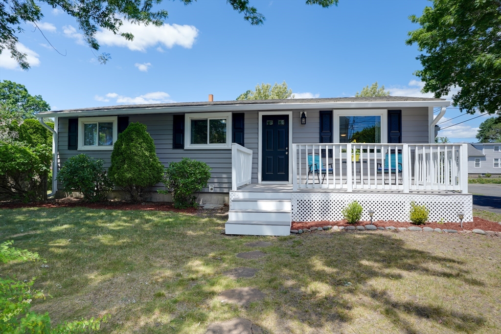 15 Jefferson Ave, Saugus, Massachusetts, 3 Bedrooms Bedrooms, 5 Rooms Rooms,1 BathroomBathrooms,Residential,For Sale,Jefferson Ave,73538303