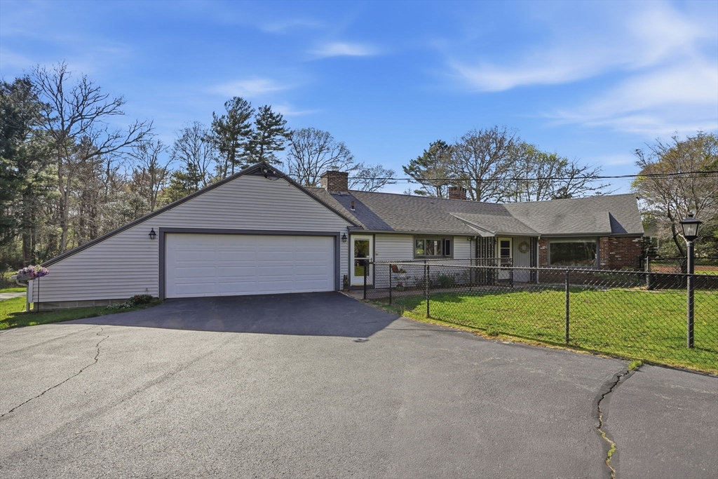 234 Converse Rd, Marion, Massachusetts, 4 Bedrooms Bedrooms, 9 Rooms Rooms,2.5 BathroomsBathrooms,Residential,For Sale,Converse Rd,73514683