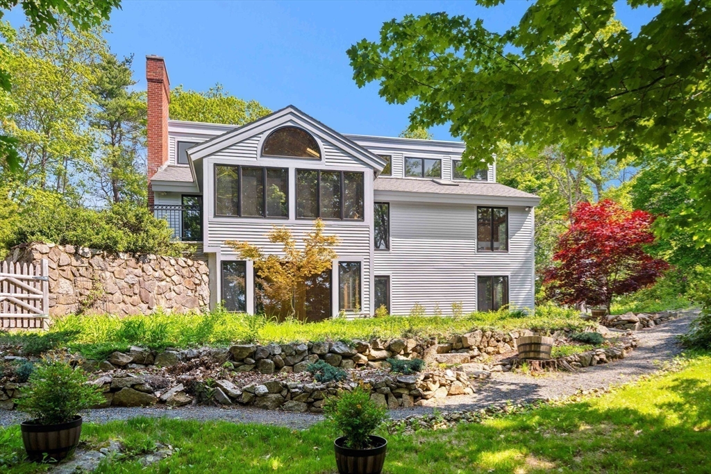 3 Whitman Pl, Beverly, Massachusetts, 5 Bedrooms Bedrooms, 6 Rooms Rooms,3 BathroomsBathrooms,Residential,For Sale,Whitman Pl,73523903
