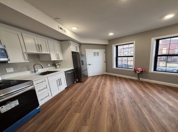 13 Nahant Street, Lynn, Massachusetts, 1 Bedroom Bedrooms, 2 Rooms Rooms,1 BathroomBathrooms,Residential,For Sale,Nahant Street,73459894