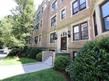126 Babcock St, Brookline, Massachusetts, 3 Bedrooms Bedrooms, 6 Rooms Rooms,1 BathroomBathrooms,Residential Lease,For Rent,Babcock St,73516900