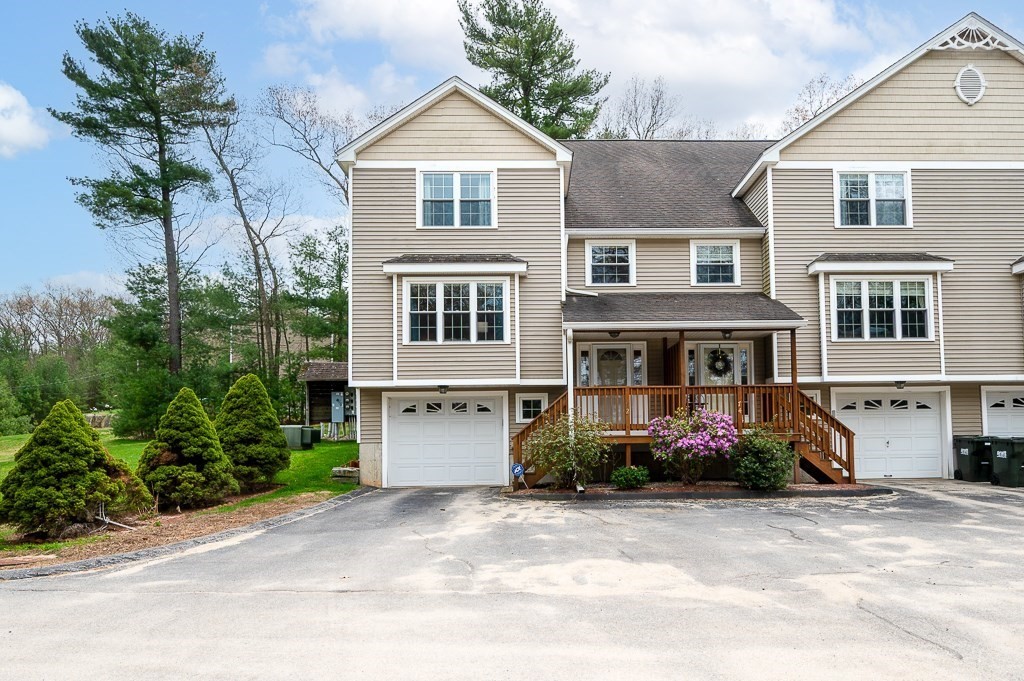 72 Arthur Dr, Northbridge, Massachusetts, 3 Bedrooms Bedrooms, 5 Rooms Rooms,1.5 BathroomsBathrooms,Residential,For Sale,Arthur Dr,73508253