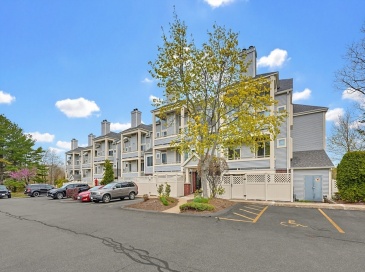 200 Falls Blvd, Quincy, Massachusetts, 1 Bedroom Bedrooms, 3 Rooms Rooms,1 BathroomBathrooms,Residential,For Sale,Falls Blvd,73510715 200 Falls Blvd, Quincy, Massachusetts, 1 Bedroom Bedrooms, 3 Rooms Rooms,1 BathroomBathrooms,Residential,For Sale,Falls Blvd,73510715
