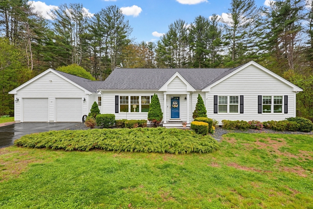 36 Brooks St, Upton, Massachusetts, 4 Bedrooms Bedrooms, 8 Rooms Rooms,3 BathroomsBathrooms,Residential,For Sale,Brooks St,73514244