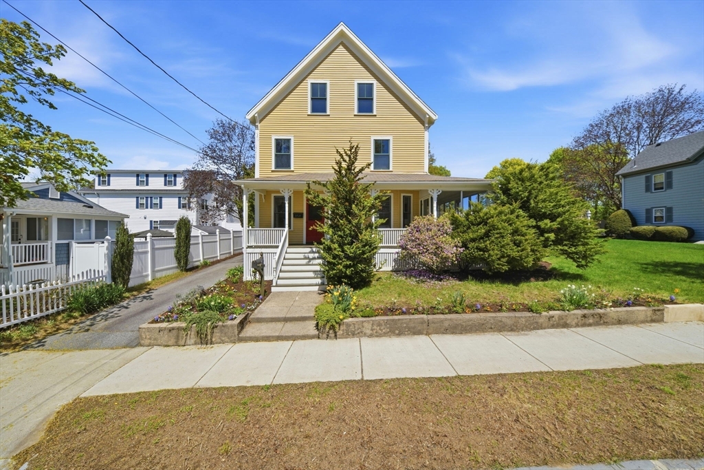159 Broadway, Wakefield, Massachusetts, 4 Bedrooms Bedrooms, 7 Rooms Rooms,1.5 BathroomsBathrooms,Residential,For Sale,Broadway,73513554