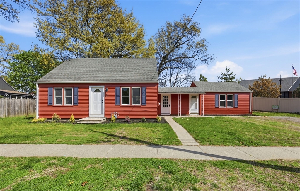 118 Surrey Road, Springfield, Massachusetts, 5 Bedrooms Bedrooms, 8 Rooms Rooms,2 BathroomsBathrooms,Residential,For Sale,Surrey Road,73515312