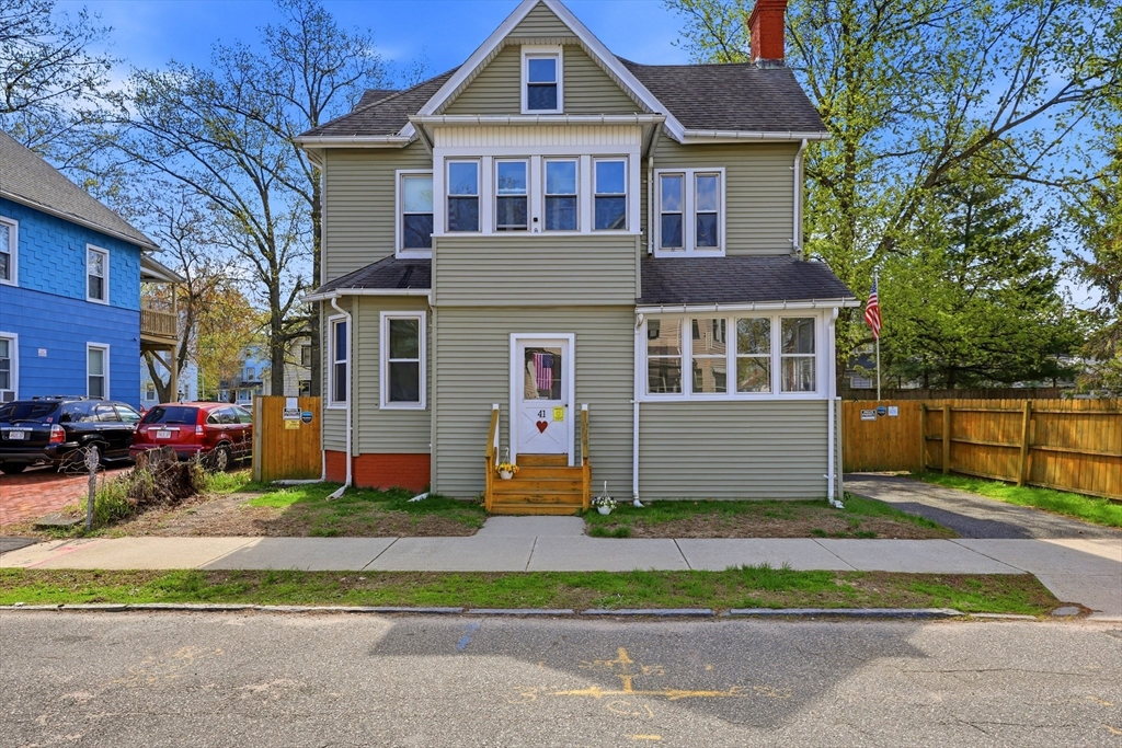 41 Euclid Ave, Springfield, Massachusetts, 4 Bedrooms Bedrooms, 8 Rooms Rooms,1.5 BathroomsBathrooms,Residential,For Sale,Euclid Ave,73506071