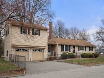 6 Broadview Rd, Lowell, Massachusetts, 4 Bedrooms Bedrooms, 10 Rooms Rooms,2.5 BathroomsBathrooms,Residential,For Sale,Broadview Rd,73509148