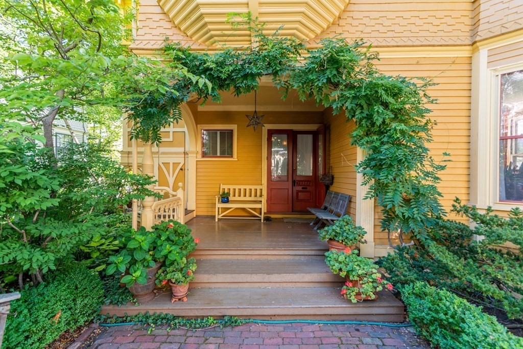 12 Humboldt Street, Cambridge, Massachusetts, 1 Bedroom Bedrooms, 4 Rooms Rooms,1 BathroomBathrooms,Residential Lease,For Rent,Humboldt Street,73527510